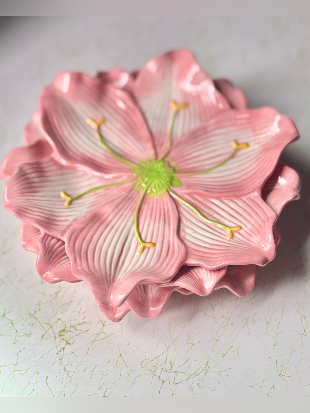 4 Pink Lily-Shaped Dessert Plates from the Ambiance Collection by Nanette Vacher